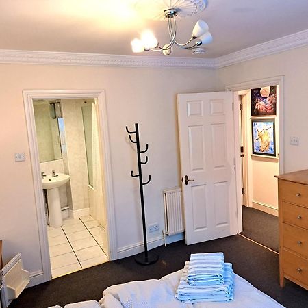 Double Room With Private Bathroom In Flat London Centre Exterior foto