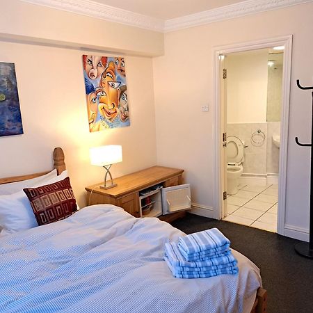 Double Room With Private Bathroom In Flat London Centre Exterior foto